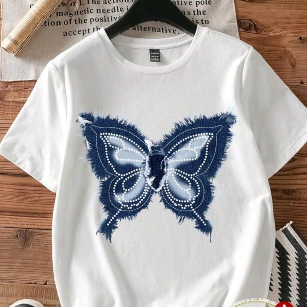 NWOT Butterfly printed white short sleeve tee women's size M (322)